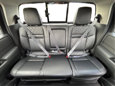 2024 Nissan Frontier SL