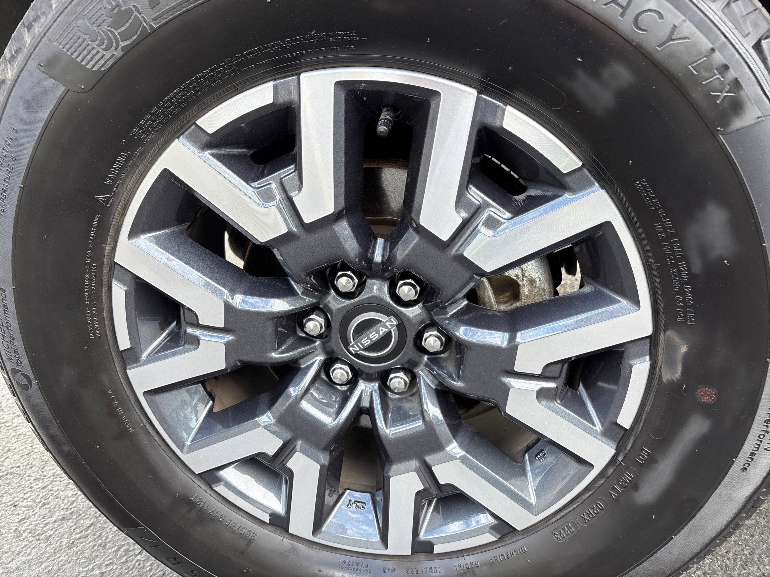 2024 Nissan Frontier SL