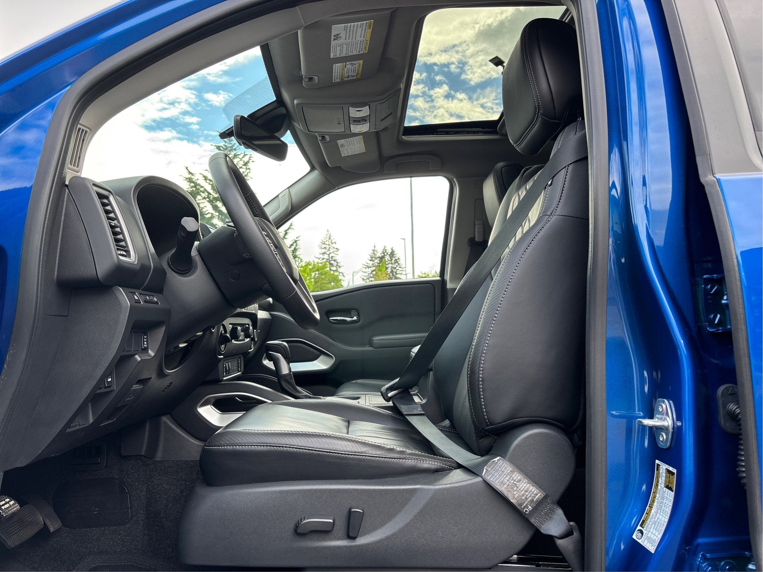 2024 Nissan Frontier SL