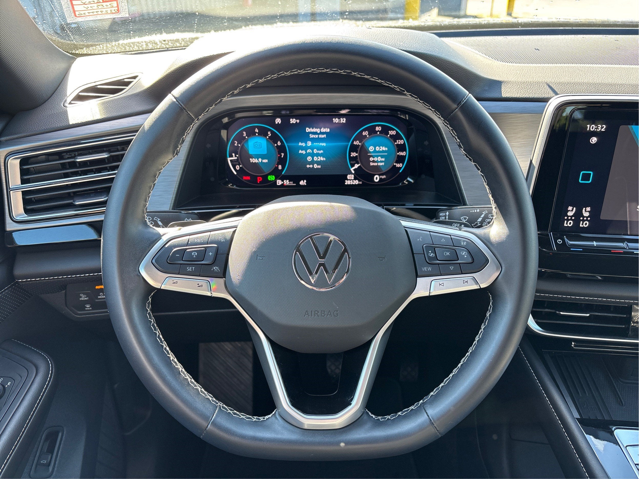 2025 Volkswagen Atlas Cross Sport 2.0T SE w/Technology