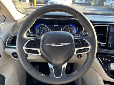 2024 Chrysler Pacifica Limited FWD