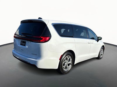 2024 Chrysler Pacifica Limited FWD