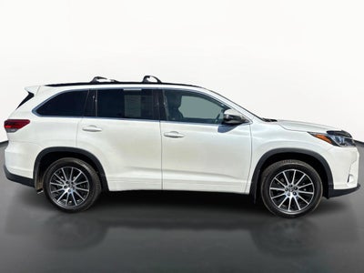2017 Toyota Highlander SE V6 AWD