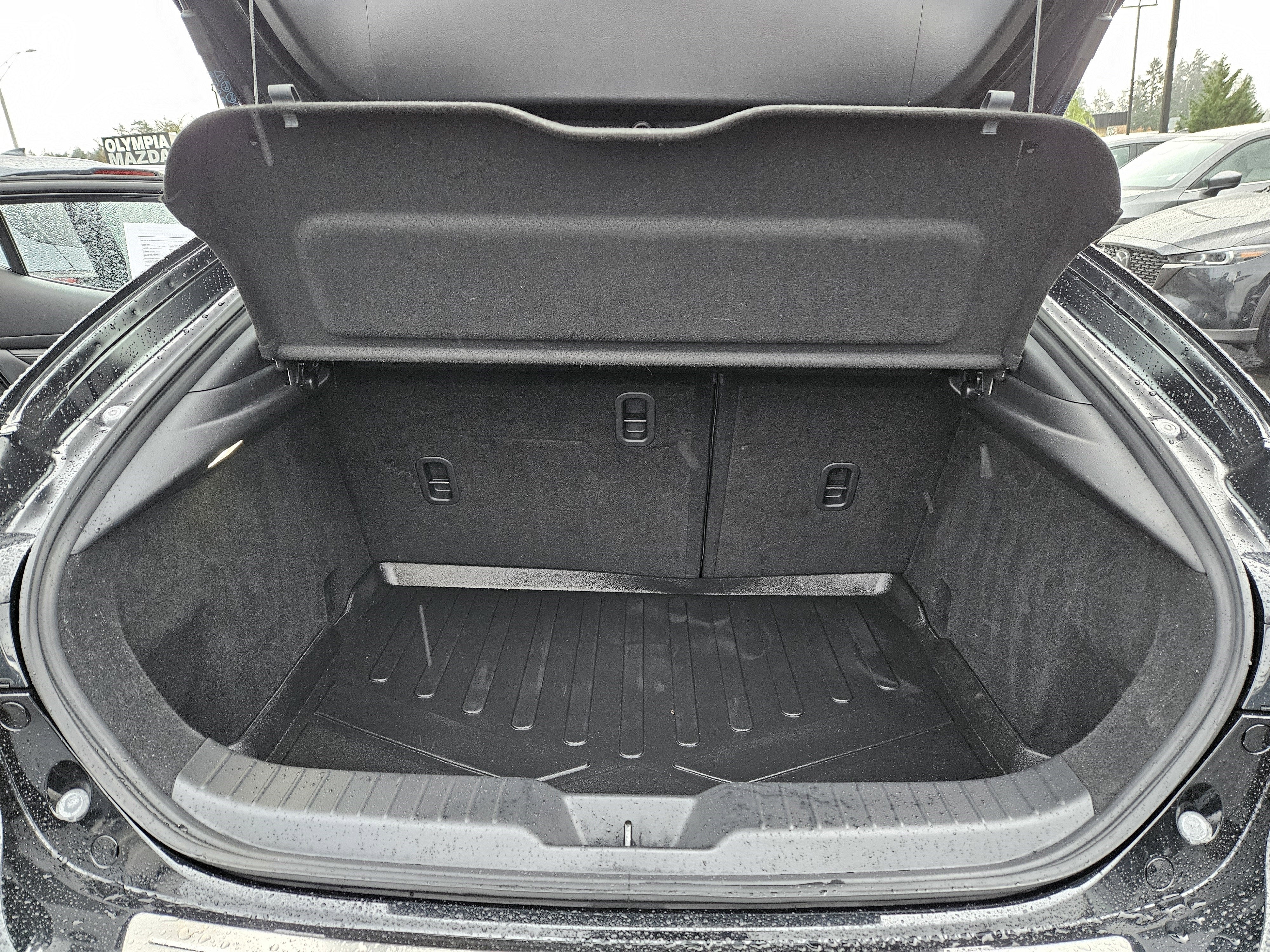 2024 Mazda Mazda3 2.5 S Preferred Auto FWD