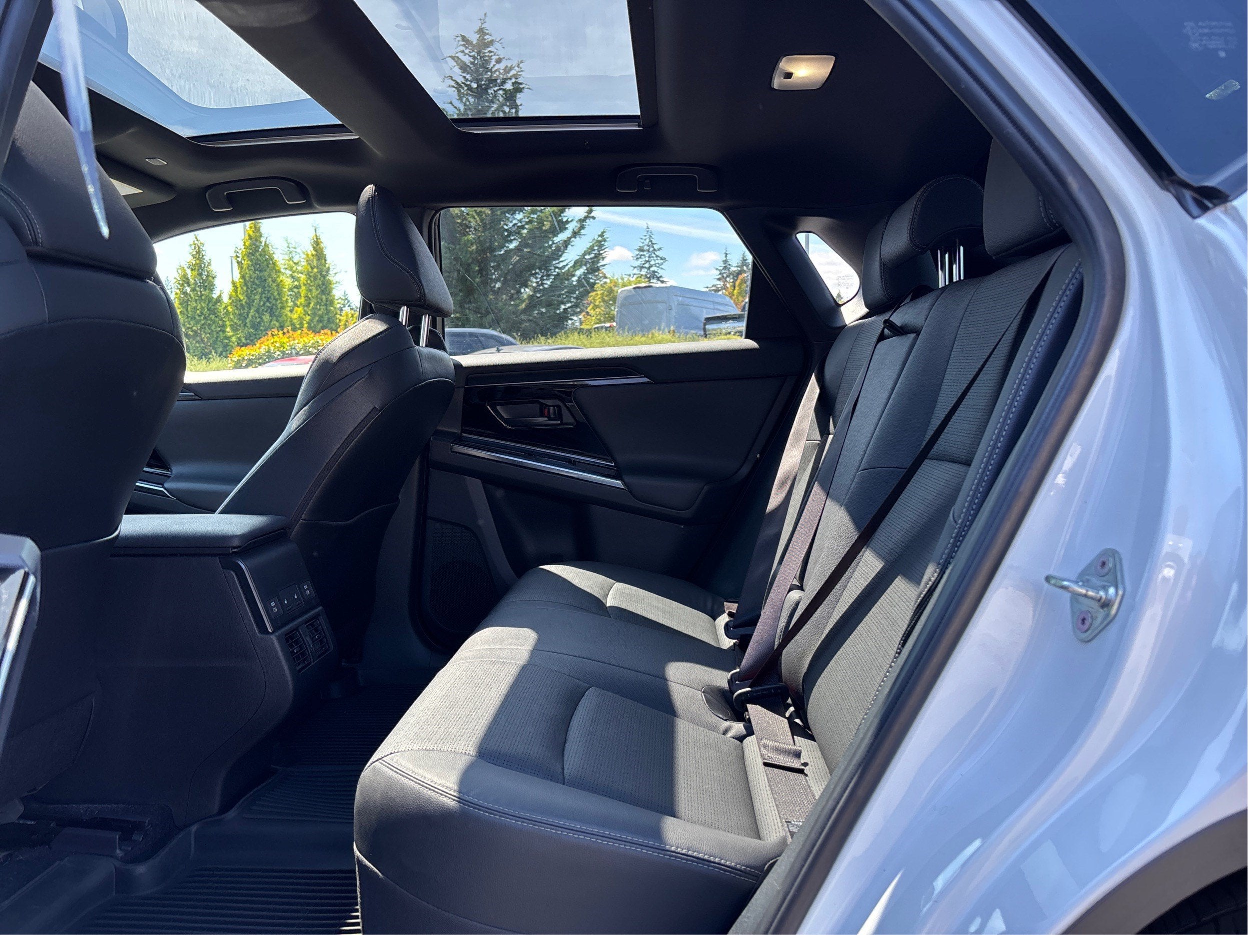 2023 Toyota bZ4X Limited AWD