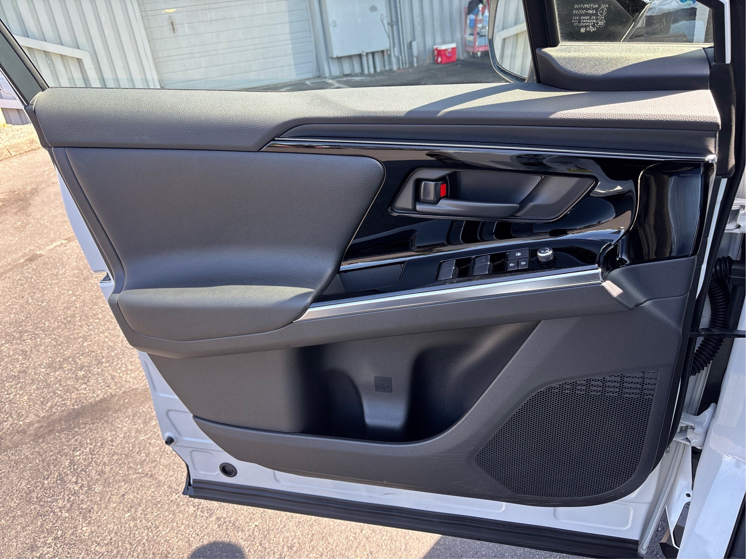 2023 Toyota bZ4X Limited AWD