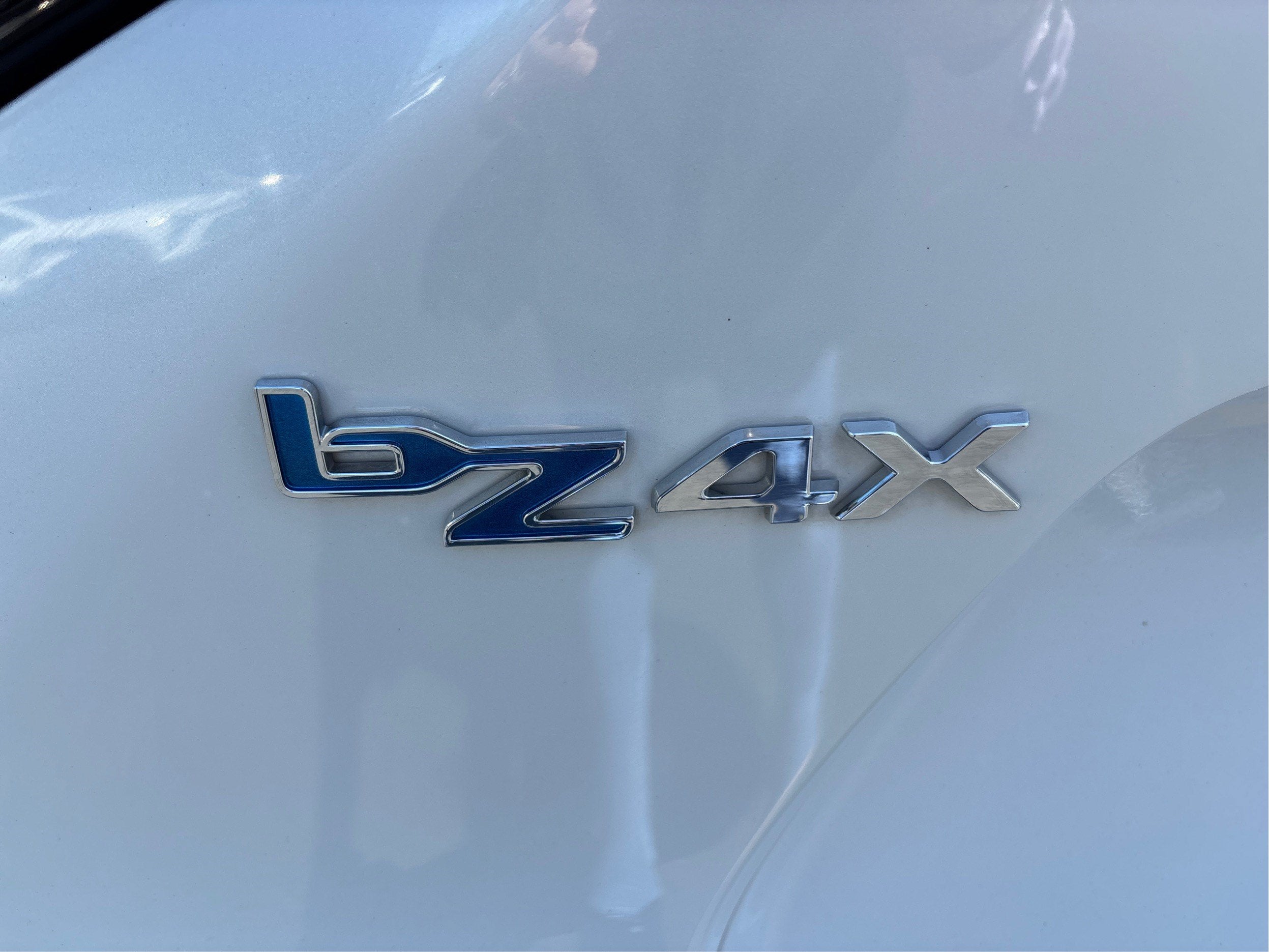 2023 Toyota bZ4X Limited AWD