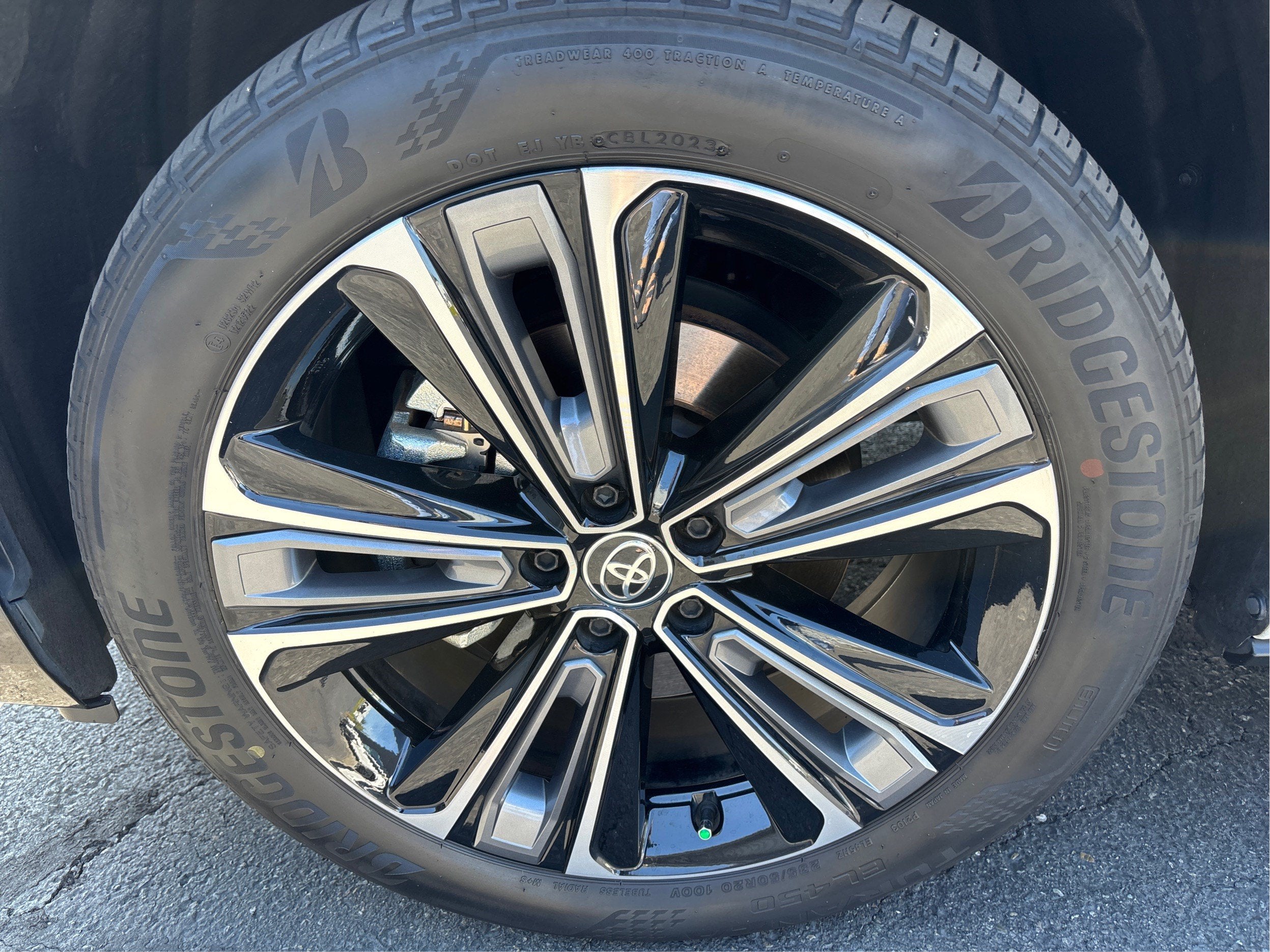 2023 Toyota bZ4X Limited AWD