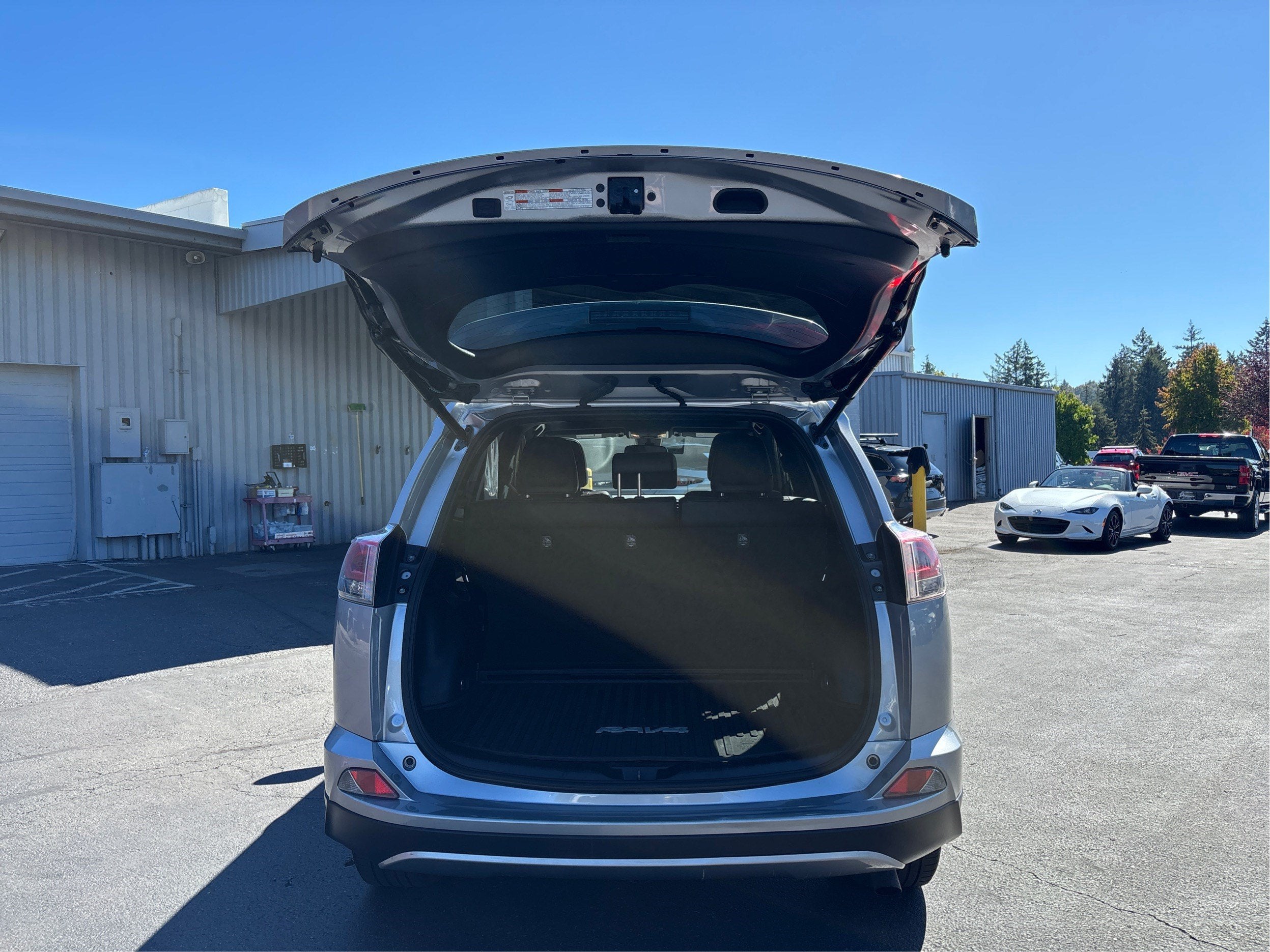 2017 Toyota RAV4 Hybrid SE AWD