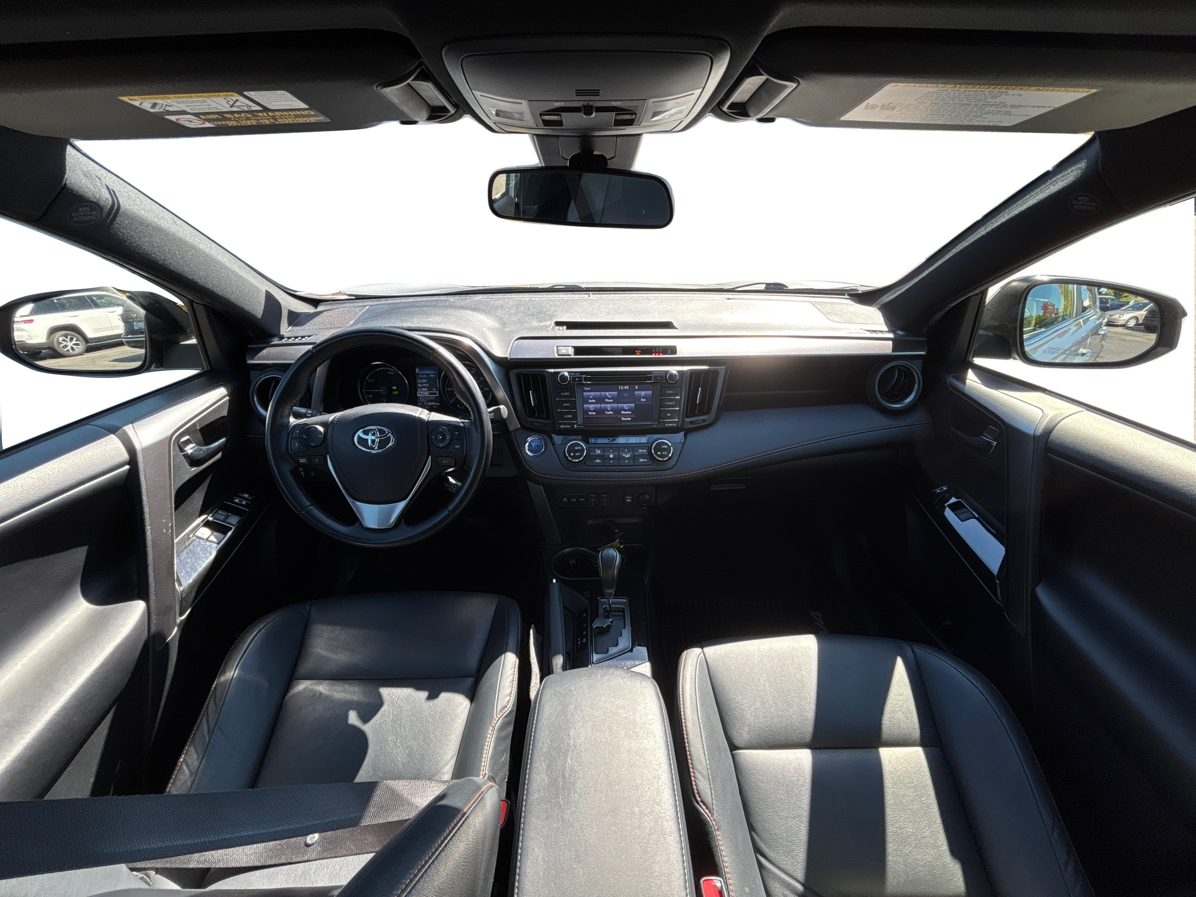 2017 Toyota RAV4 Hybrid SE AWD