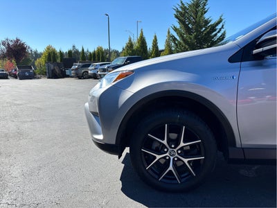 2017 Toyota RAV4 Hybrid SE AWD