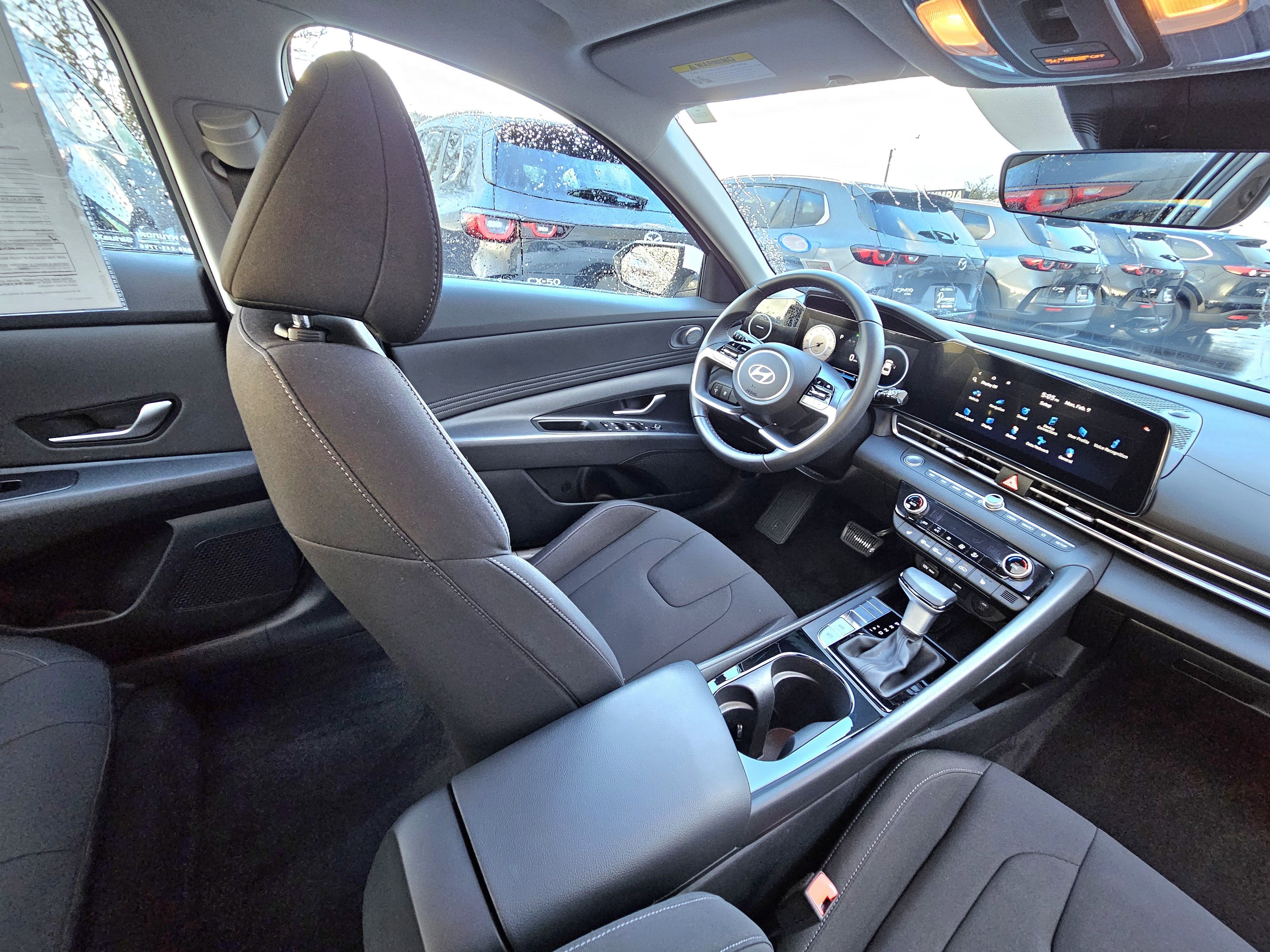 2025 Hyundai Elantra SEL Convenience