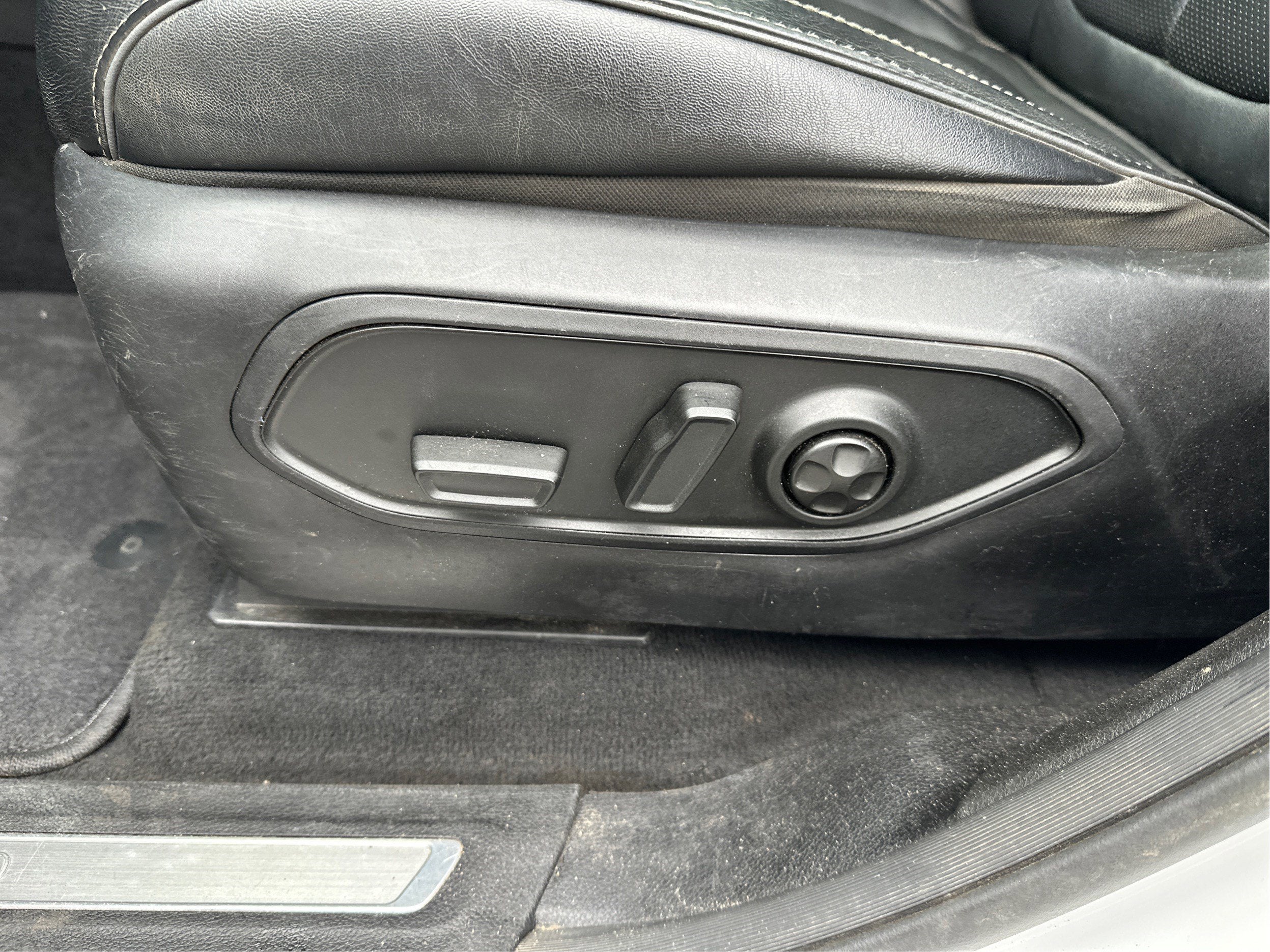 2023 Jeep Grand Cherokee Overland 4WD