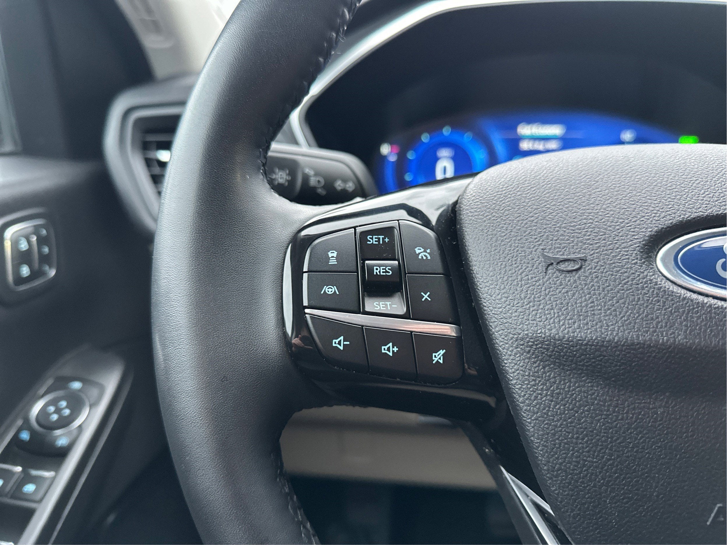 2021 Ford Escape Titanium Hybrid AWD