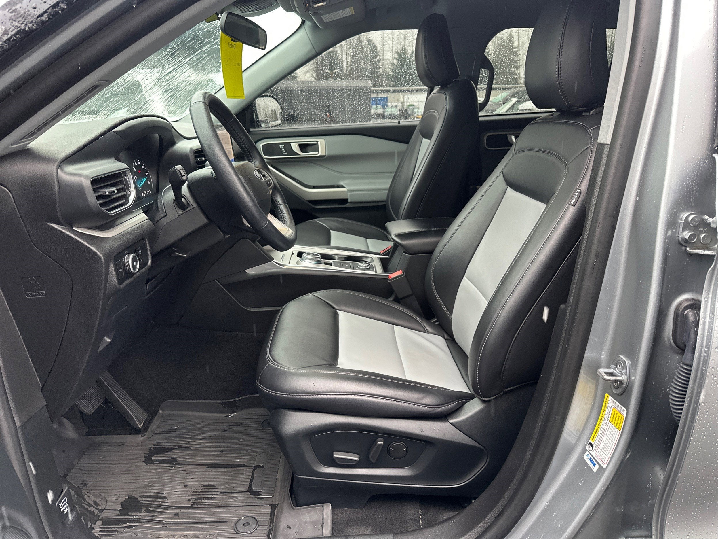 2023 Ford Explorer XLT 4WD