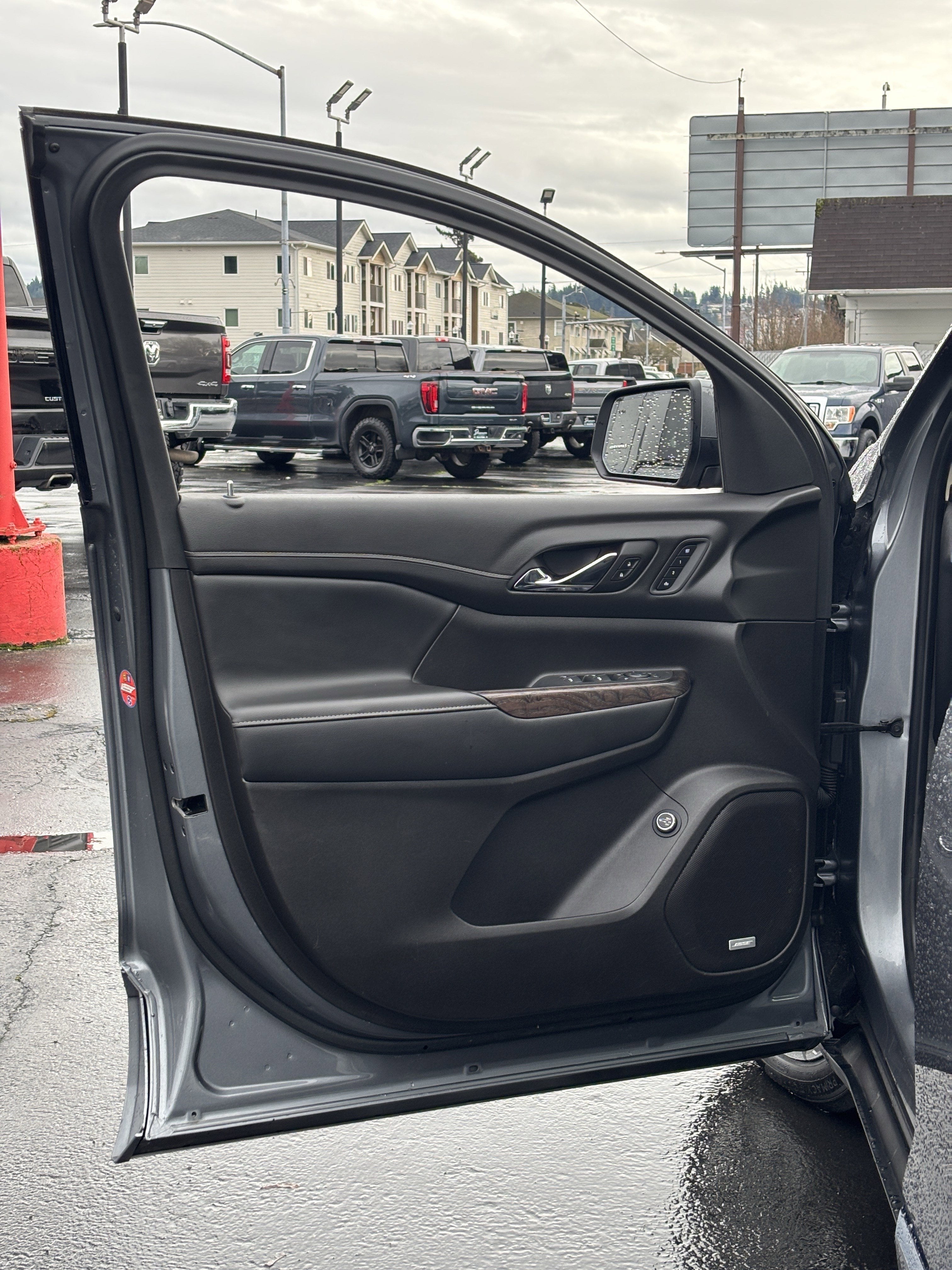 2022 GMC Acadia Denali AWD