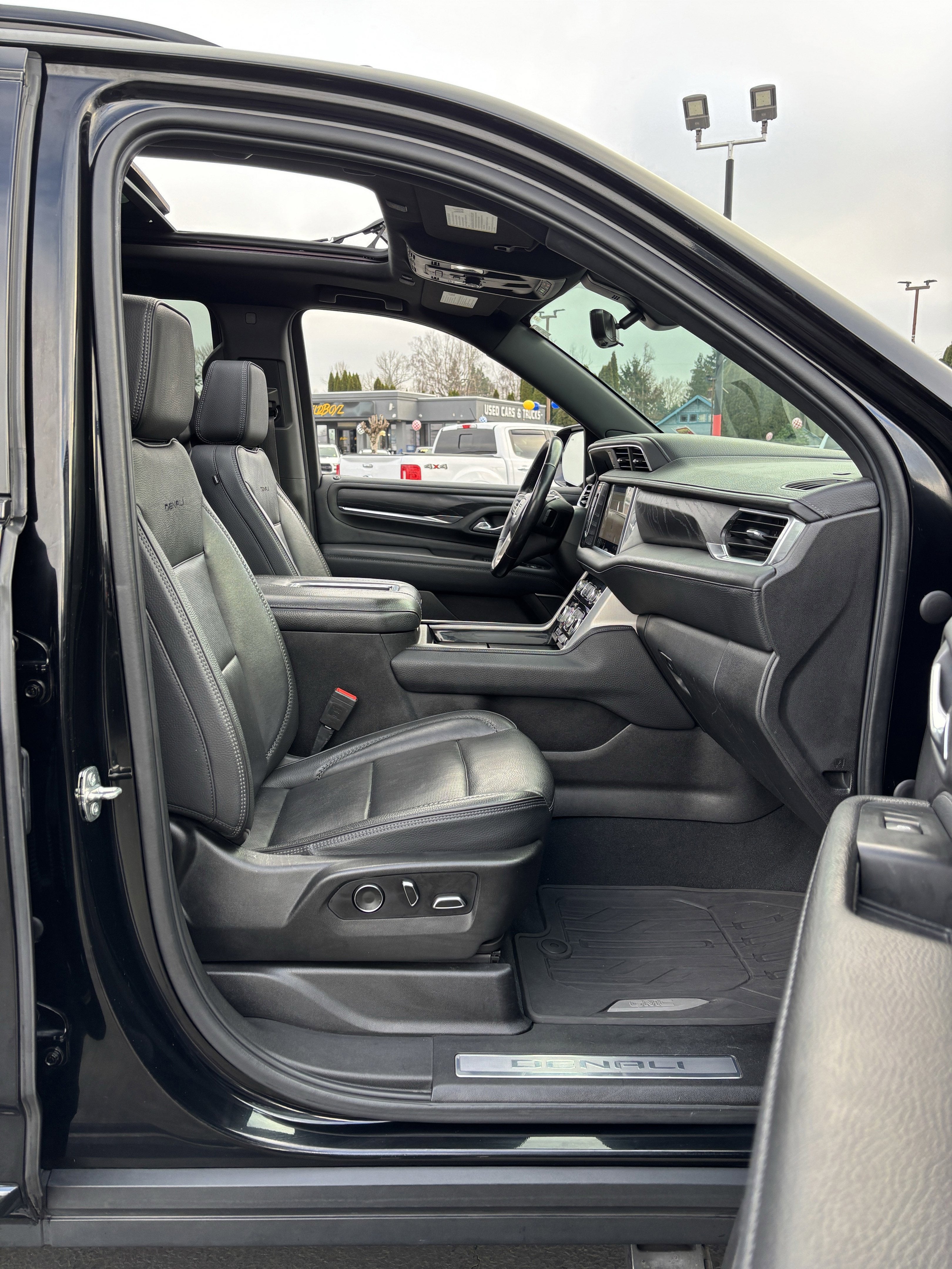2021 GMC Yukon Denali 4WD