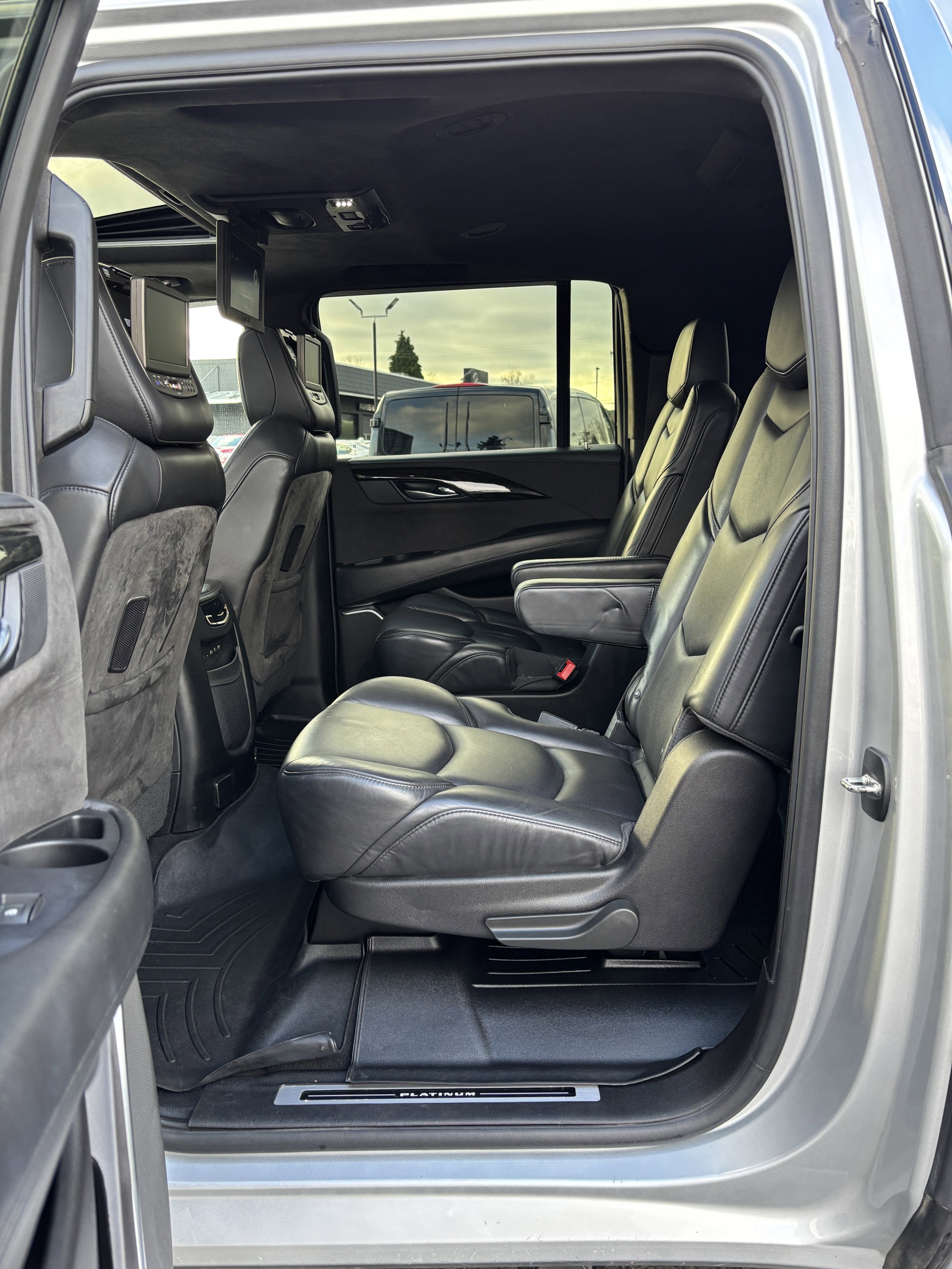 2018 Cadillac Escalade ESV Platinum