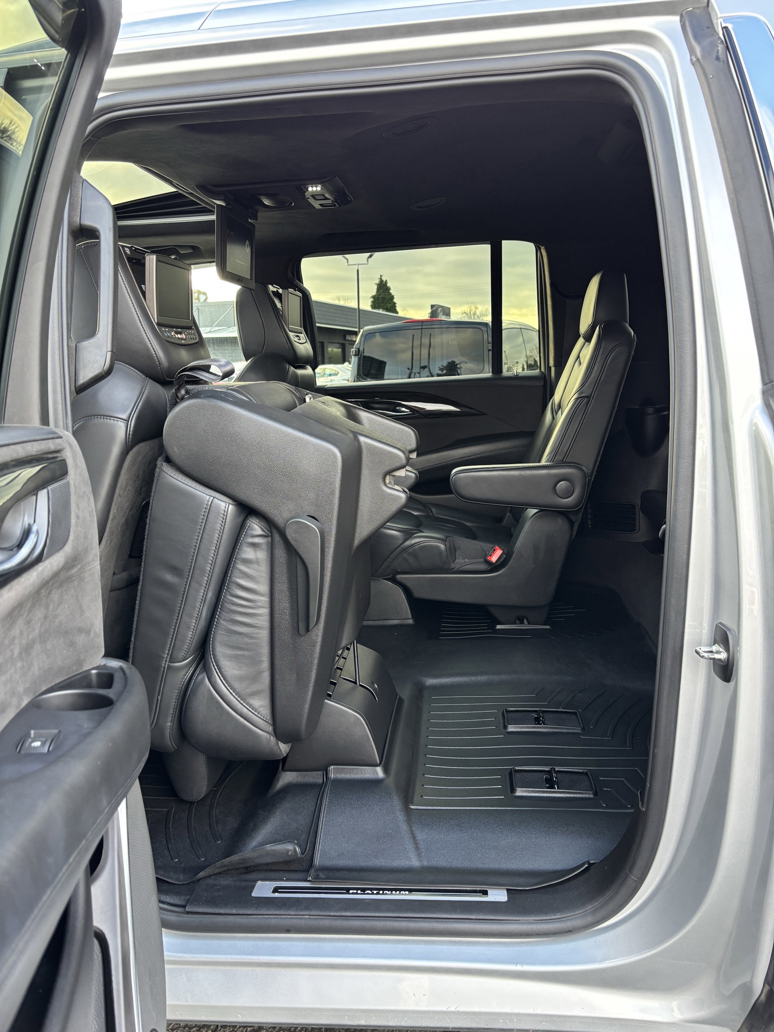 2018 Cadillac Escalade ESV Platinum