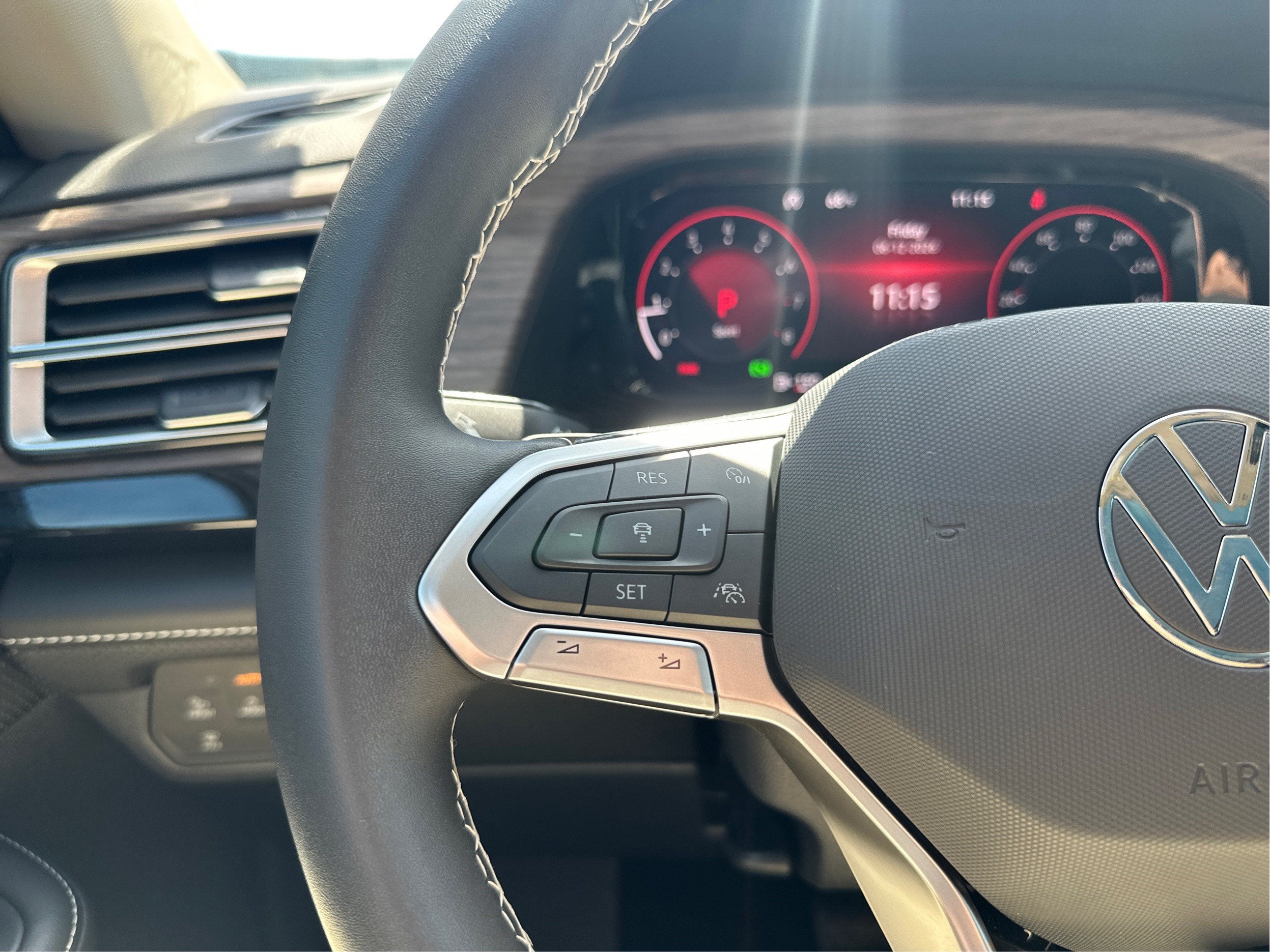 2024 Volkswagen Atlas 2.0T SEL