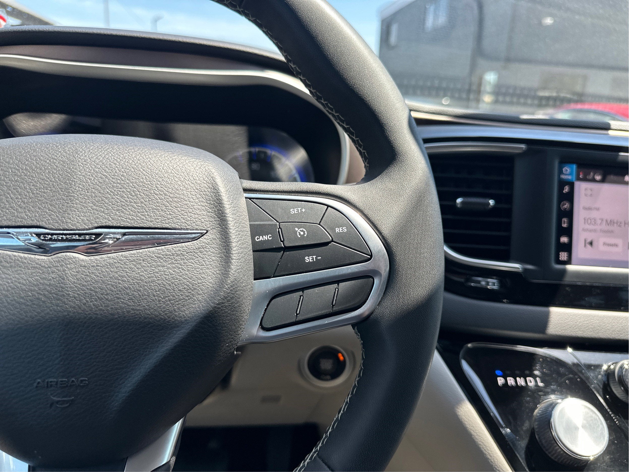 2023 Chrysler Voyager LX