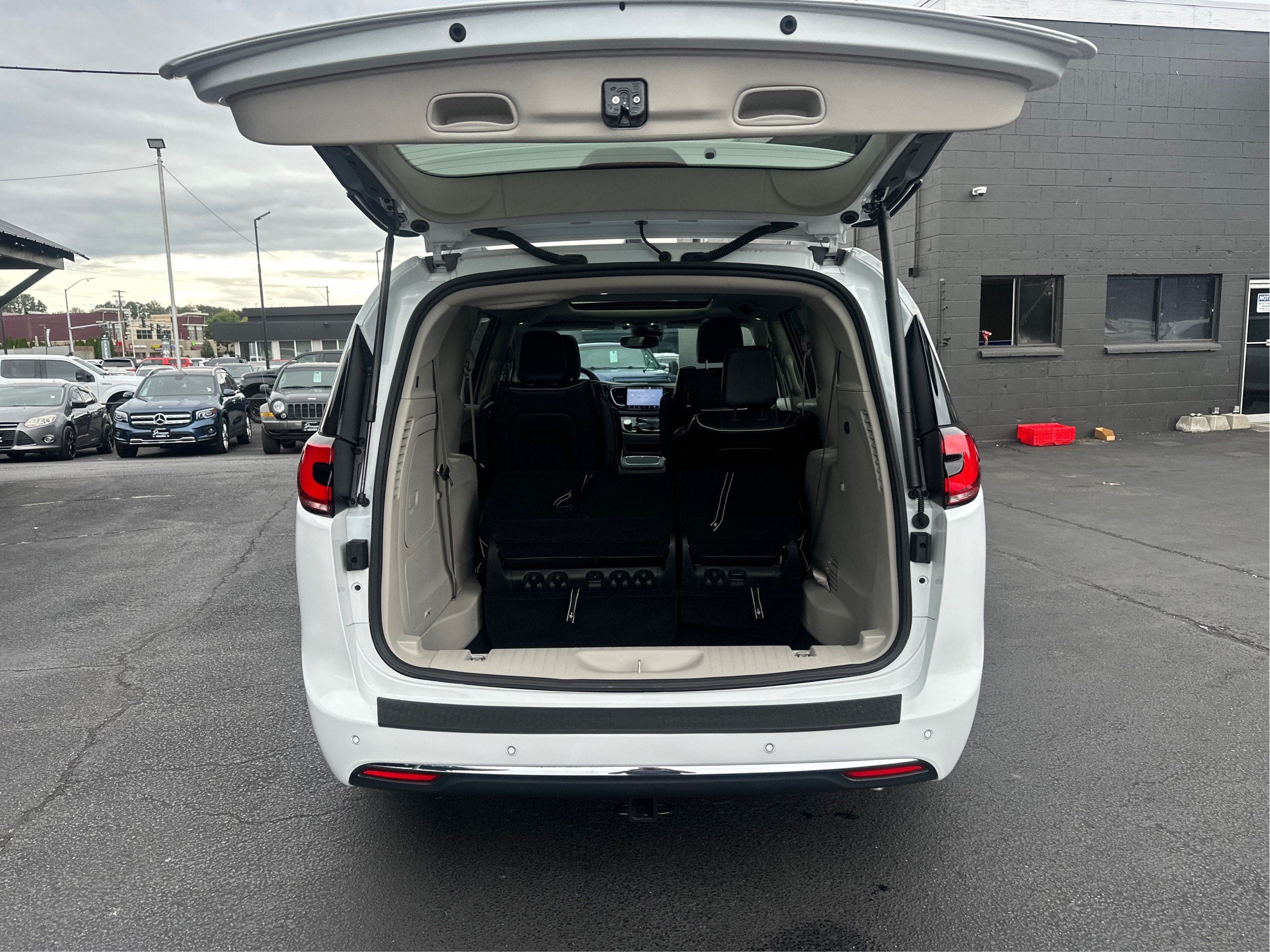2023 Chrysler Pacifica Hybrid Limited
