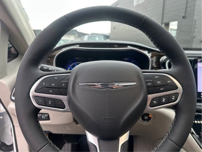 2023 Chrysler Pacifica Hybrid Limited