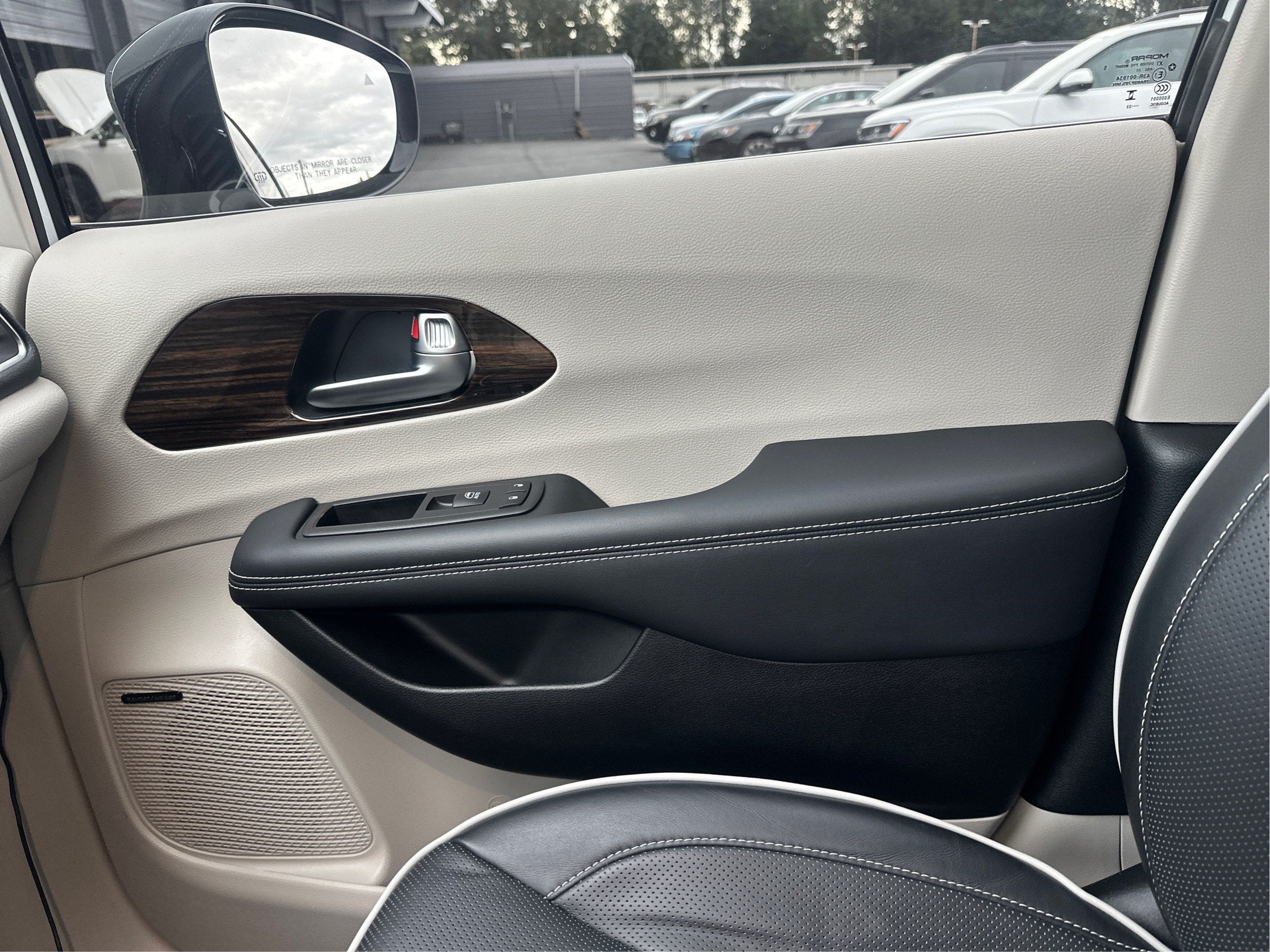 2023 Chrysler Pacifica Hybrid Limited