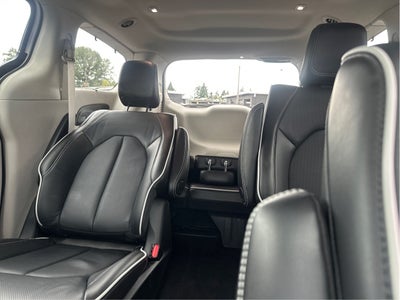 2023 Chrysler Pacifica Hybrid Limited