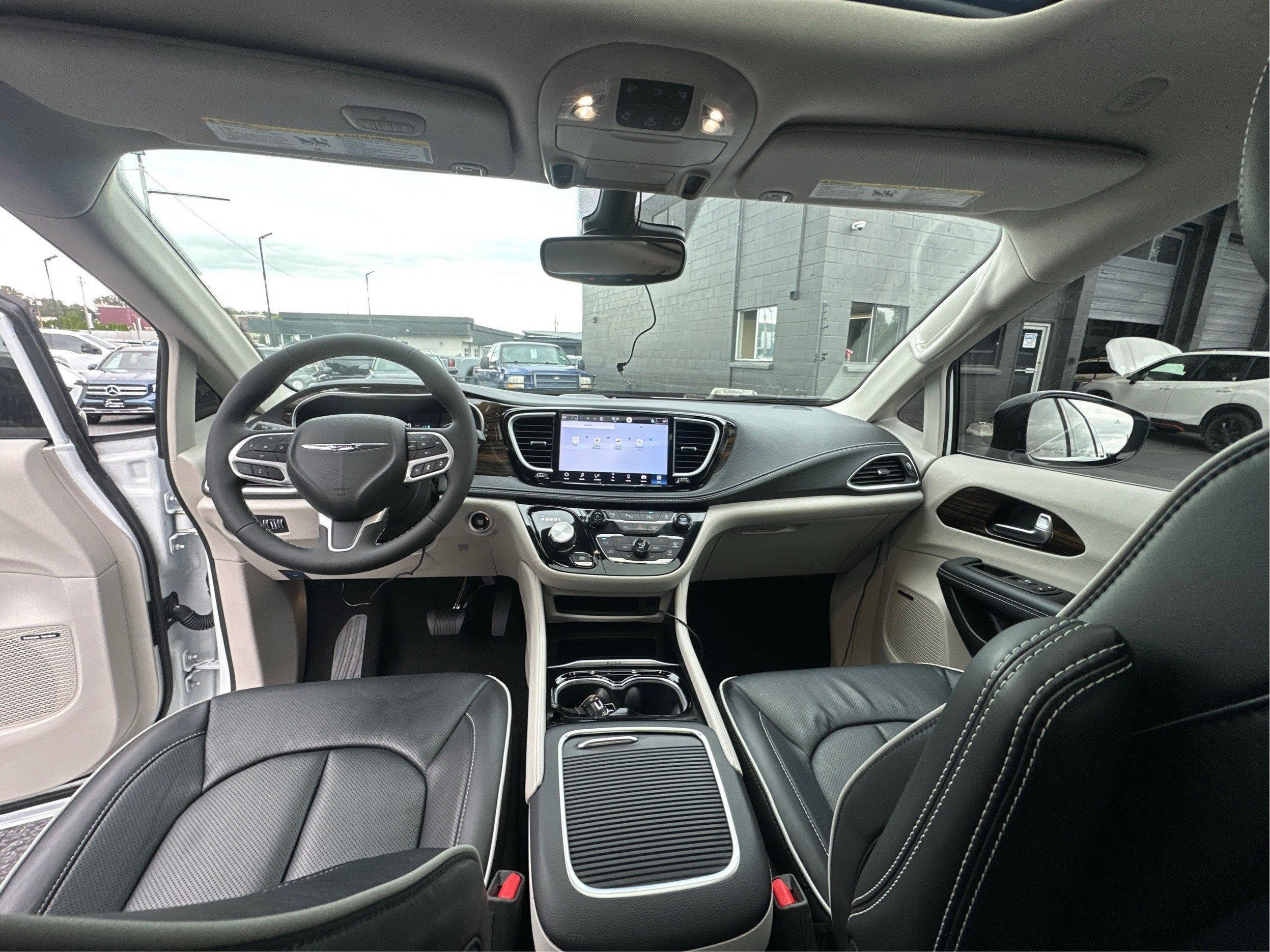 2023 Chrysler Pacifica Hybrid Limited