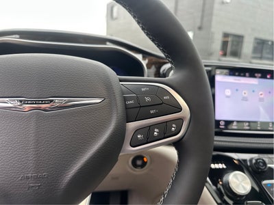 2023 Chrysler Pacifica Hybrid Limited