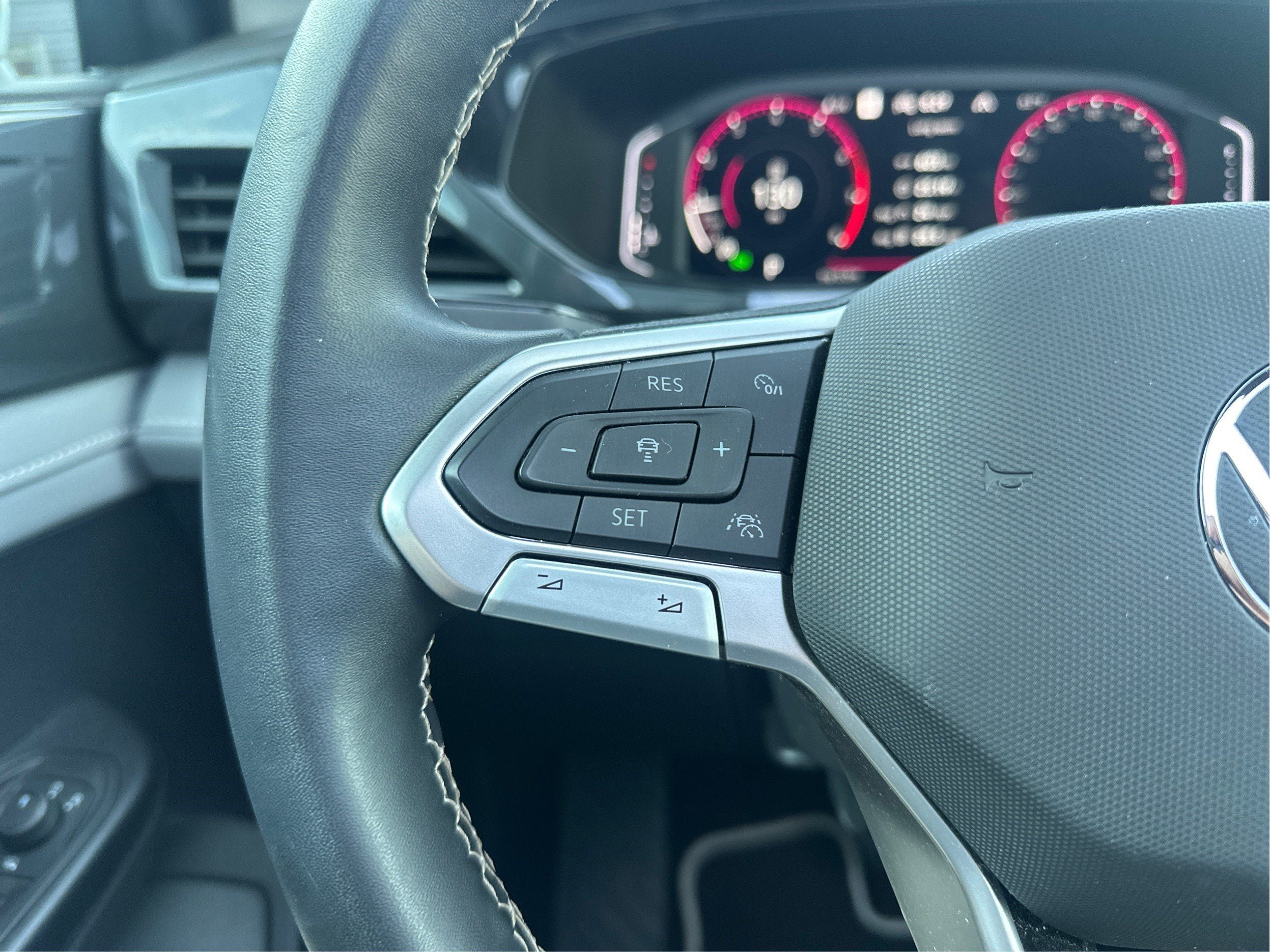 2023 Volkswagen Taos SEL