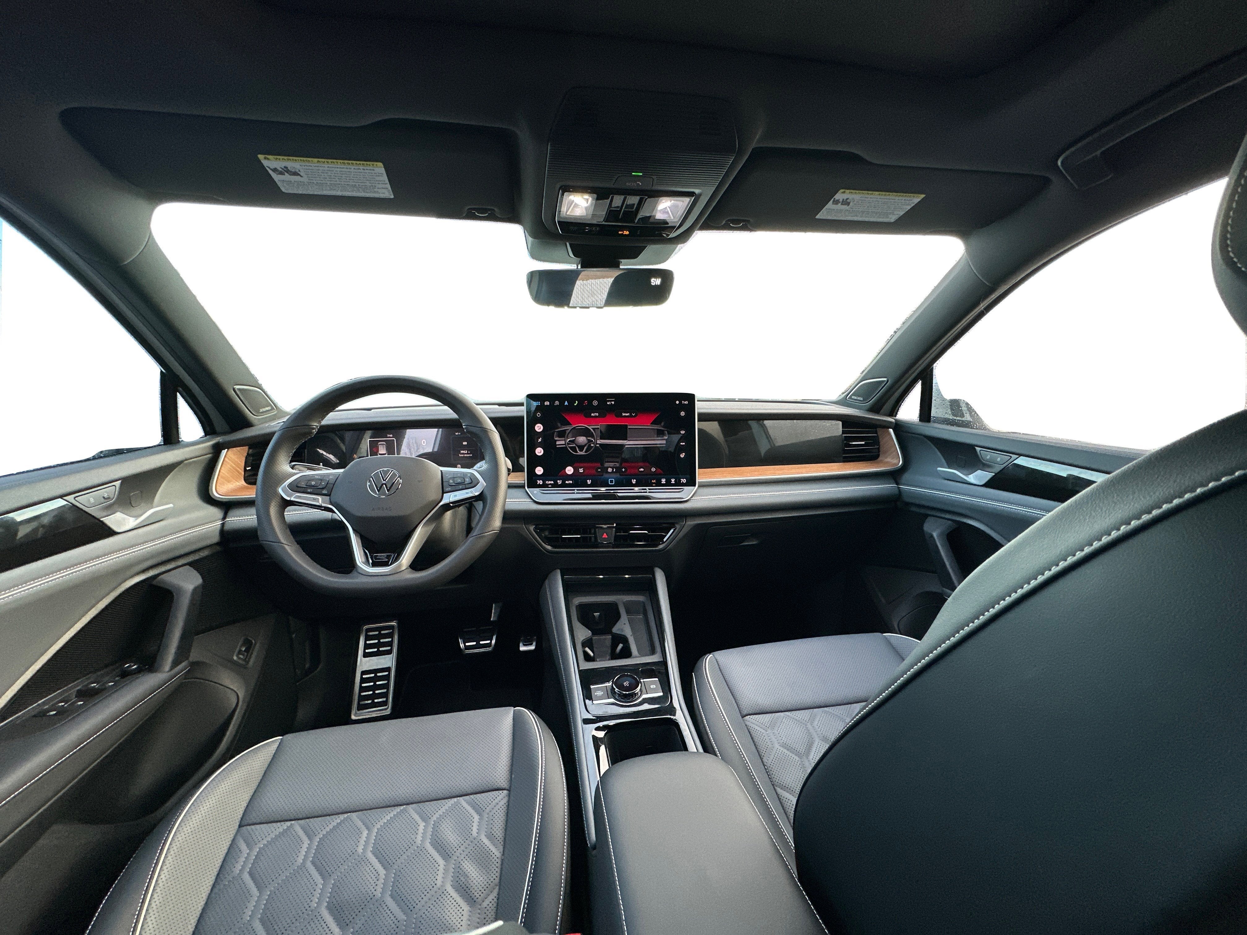 2025 Volkswagen Tiguan SEL R-Line