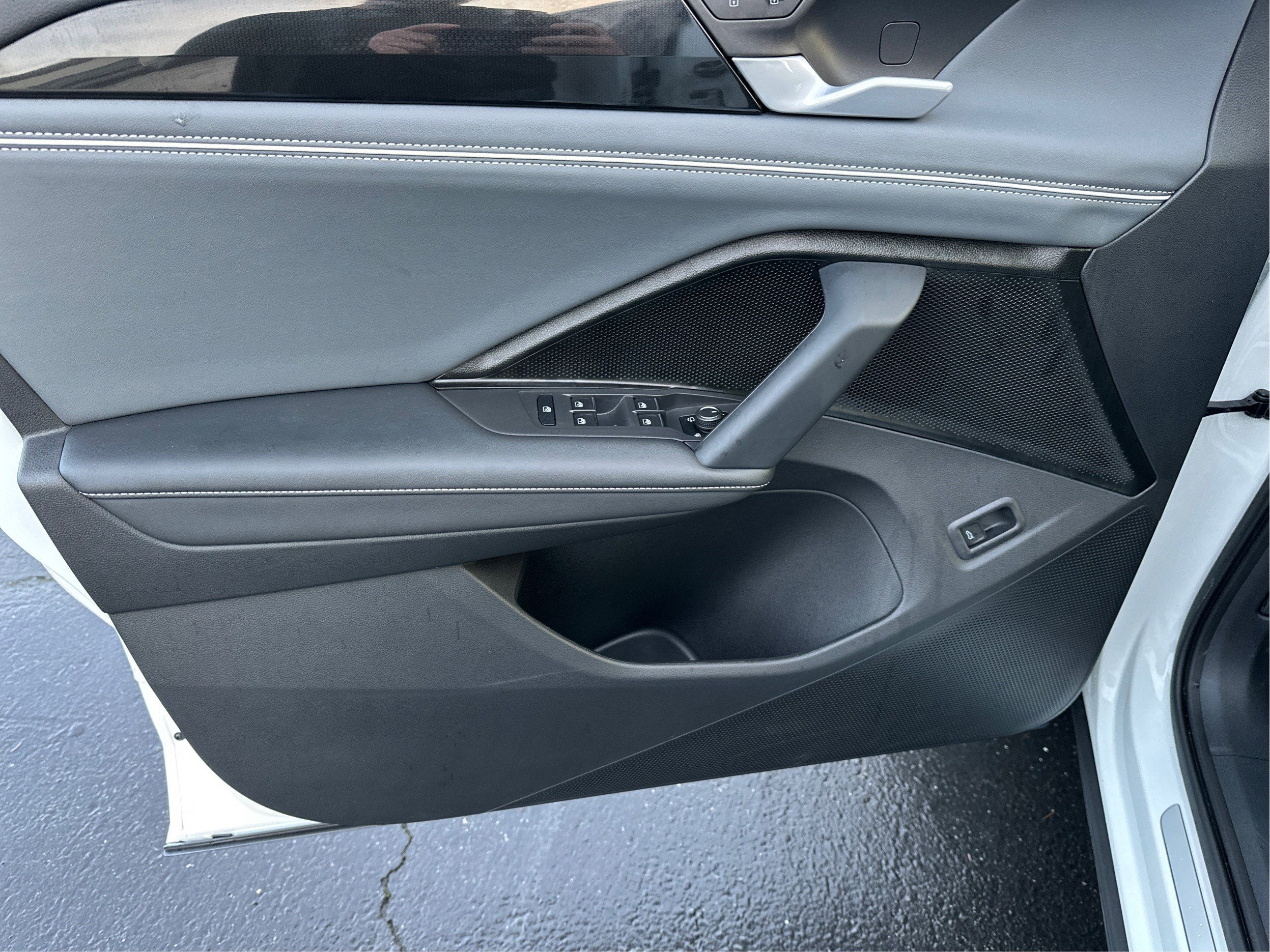 2025 Volkswagen Tiguan SEL R-Line