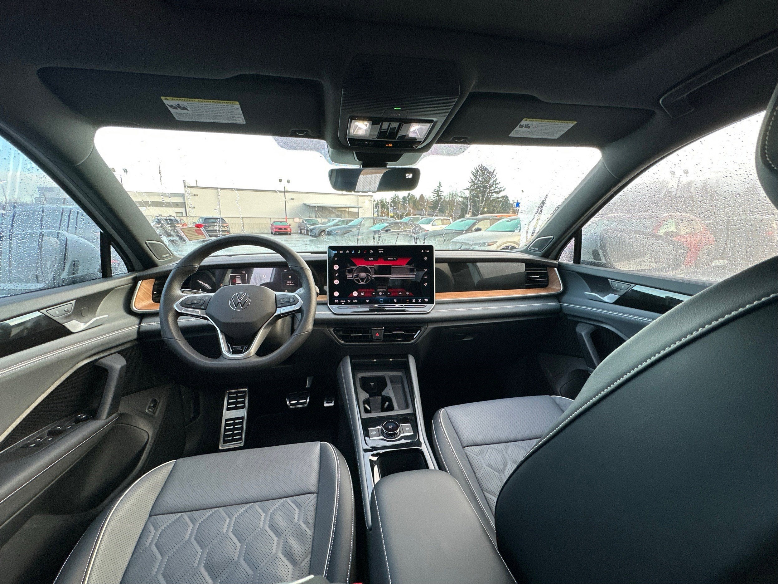 2025 Volkswagen Tiguan SEL R-Line