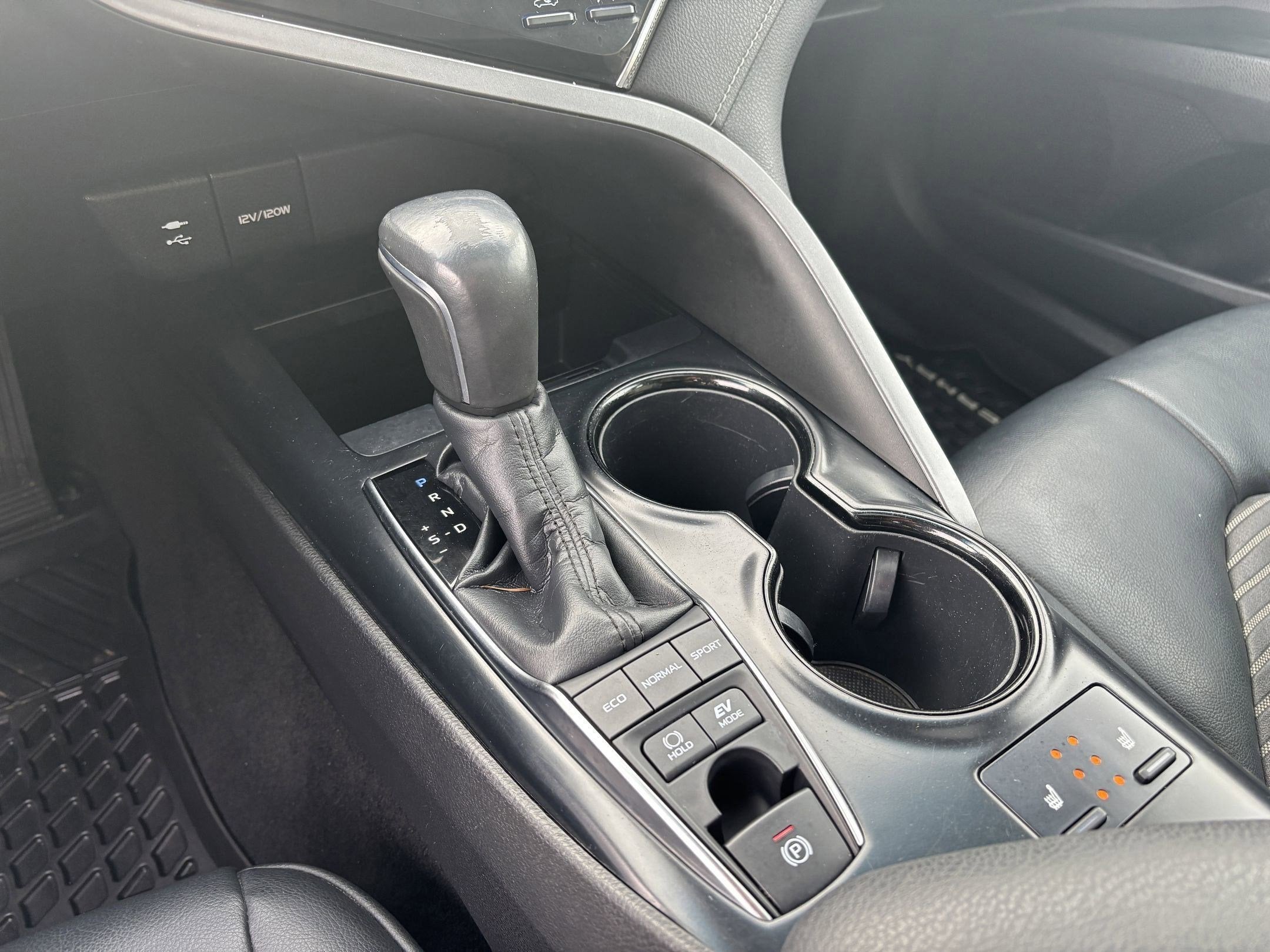 2018 Toyota Camry Hybrid SE