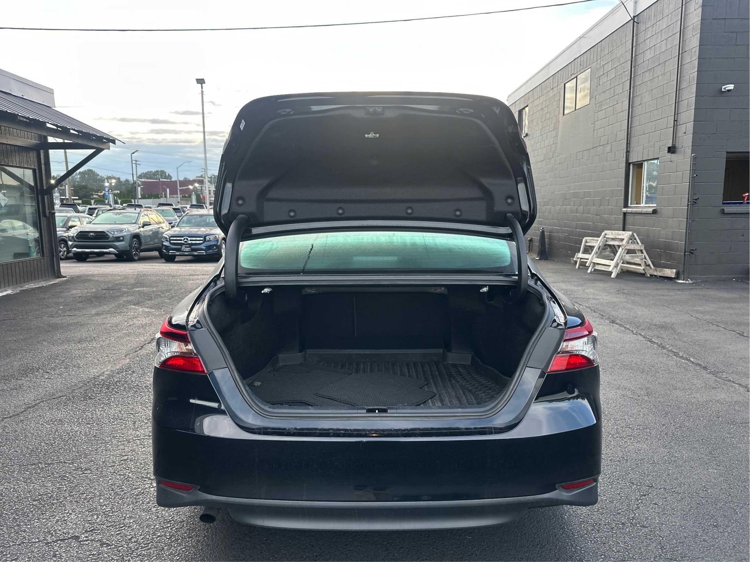 2023 Toyota Camry Hybrid LE
