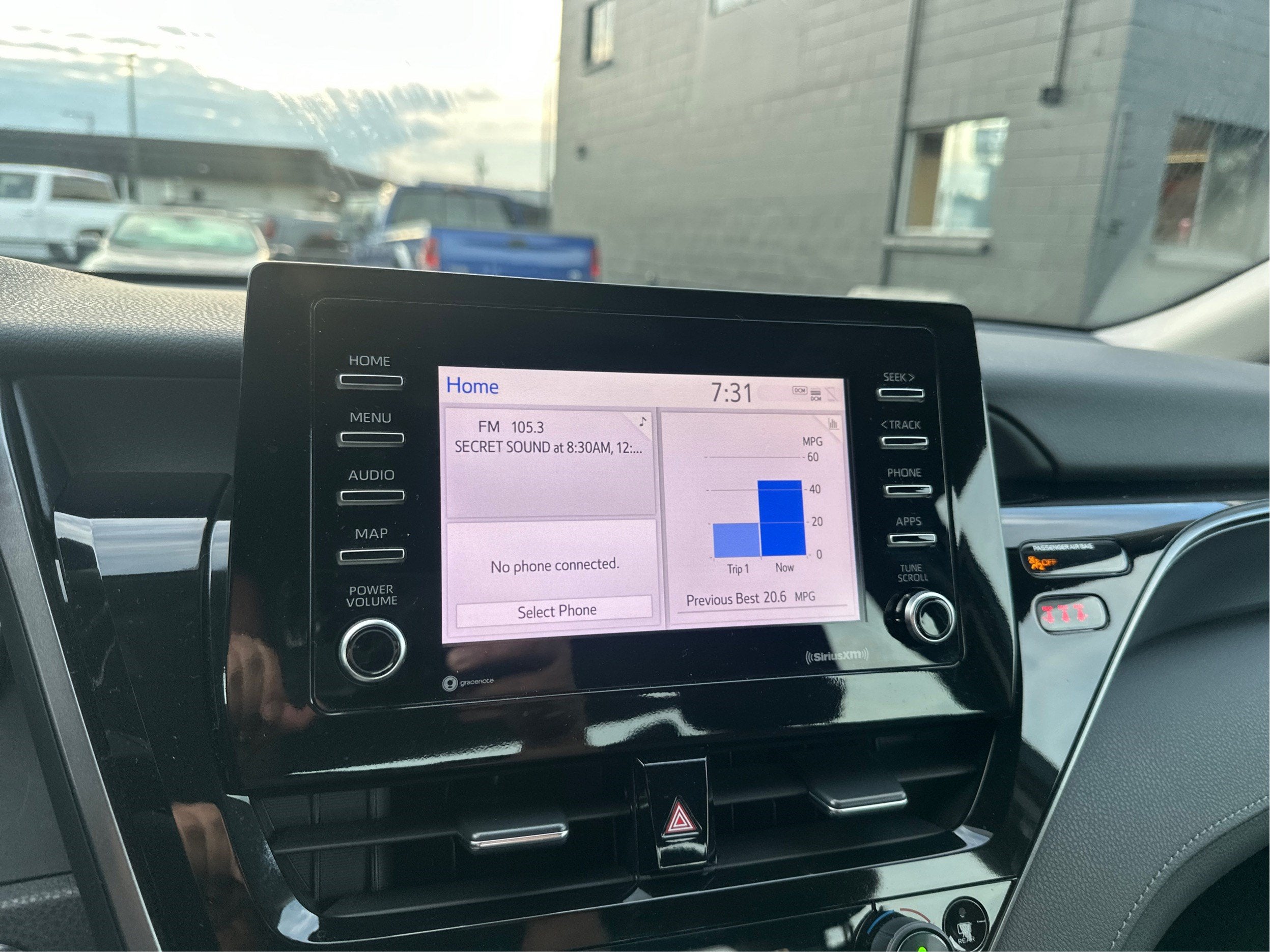 2023 Toyota Camry Hybrid LE