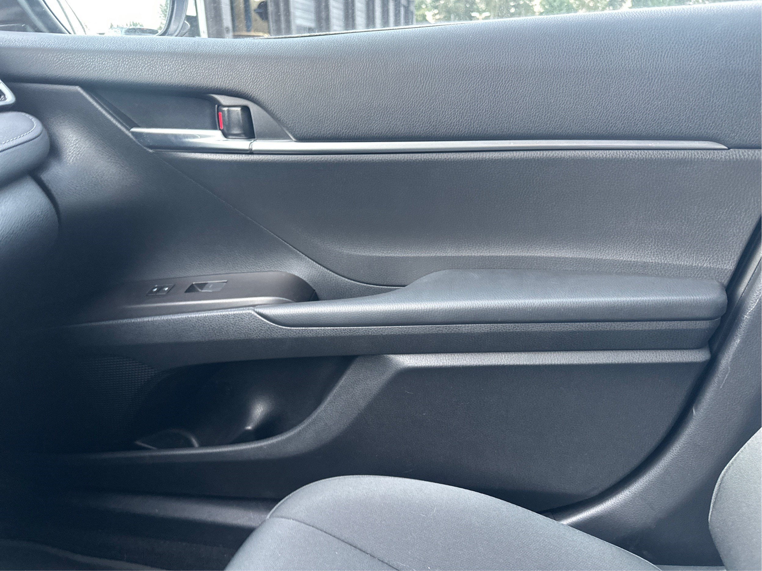 2023 Toyota Camry Hybrid LE