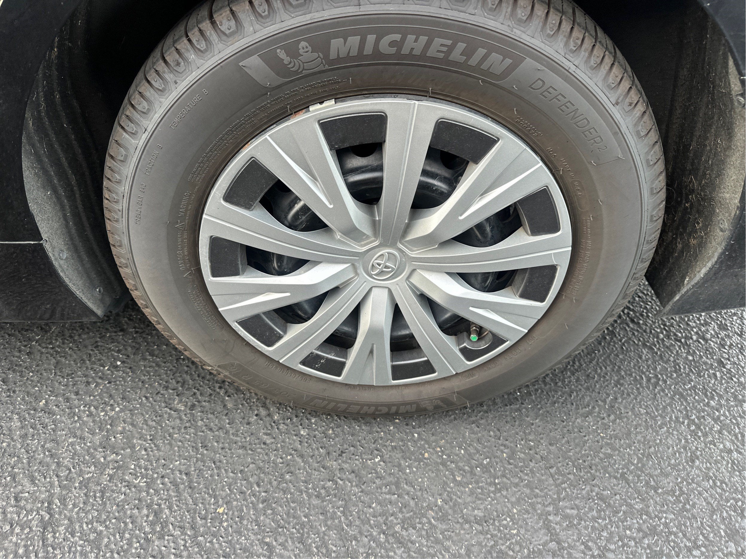 2023 Toyota Camry Hybrid LE