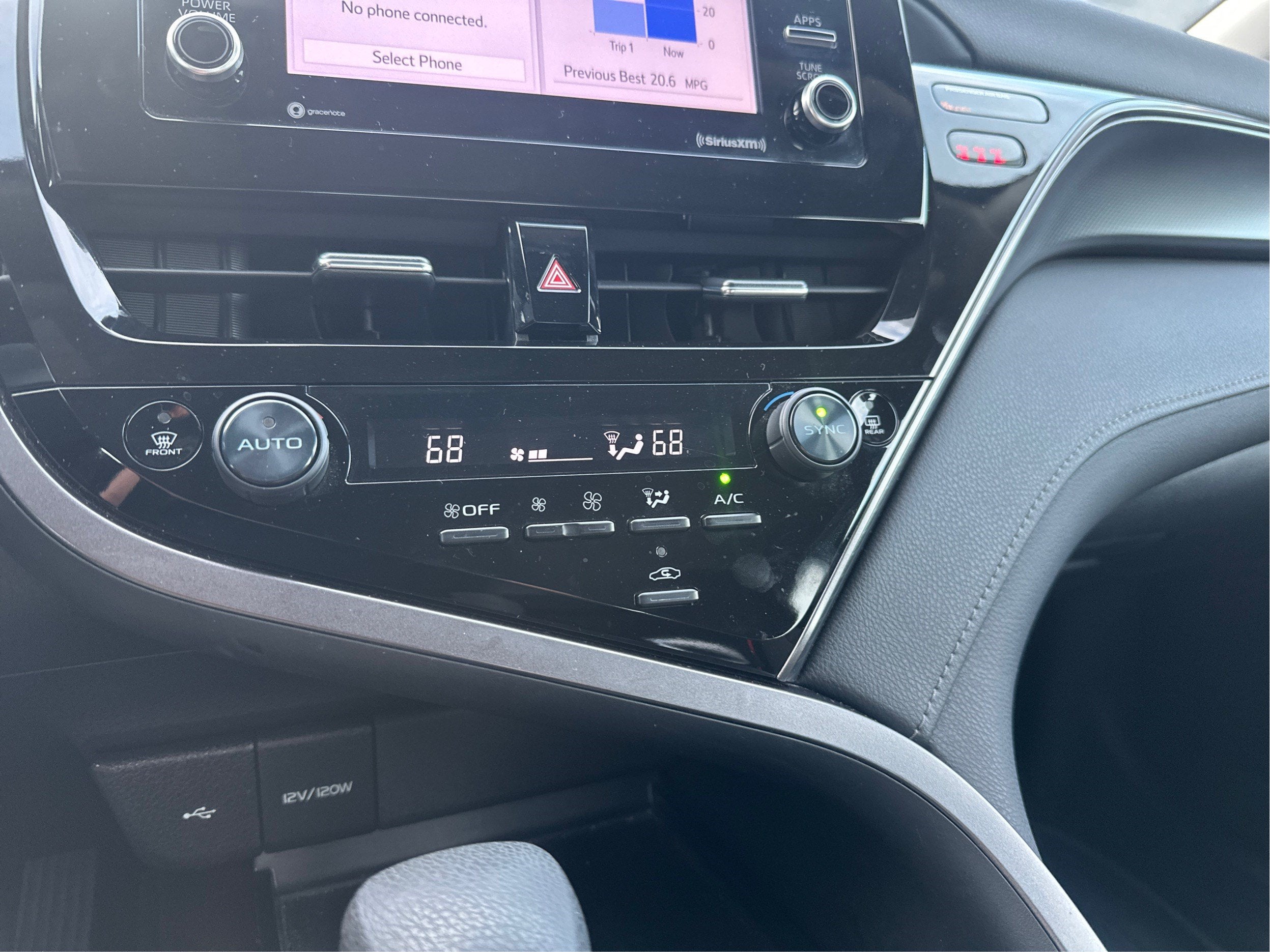 2023 Toyota Camry Hybrid LE