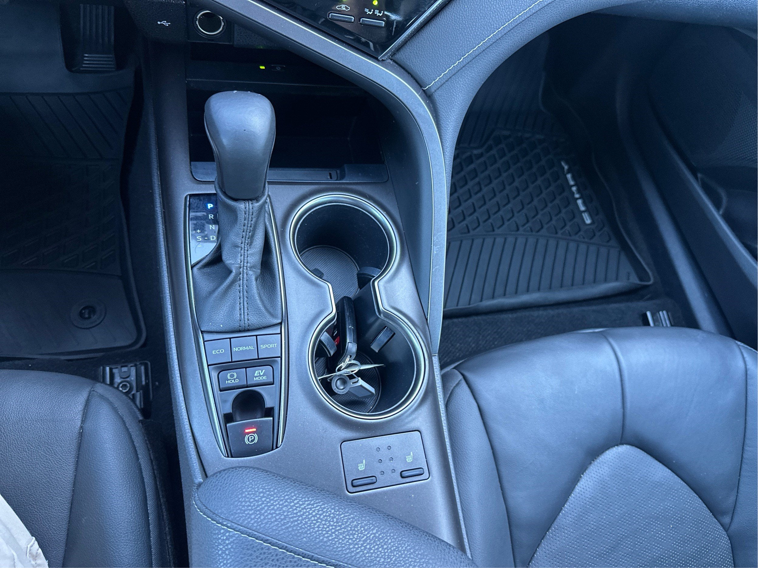 2023 Toyota Camry Hybrid XSE