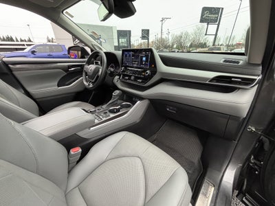 2022 Toyota Highlander Platinum AWD