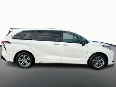 2021 Toyota Sienna XLE AWD 7-Passenger