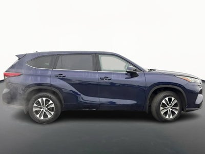 2022 Toyota Highlander XLE AWD