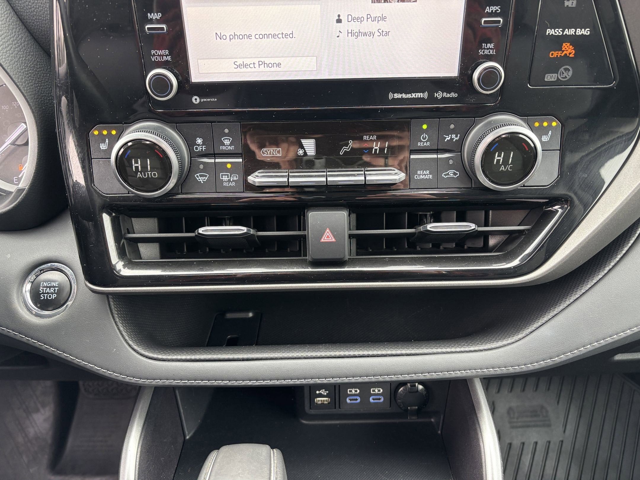 2022 Toyota Highlander XLE AWD