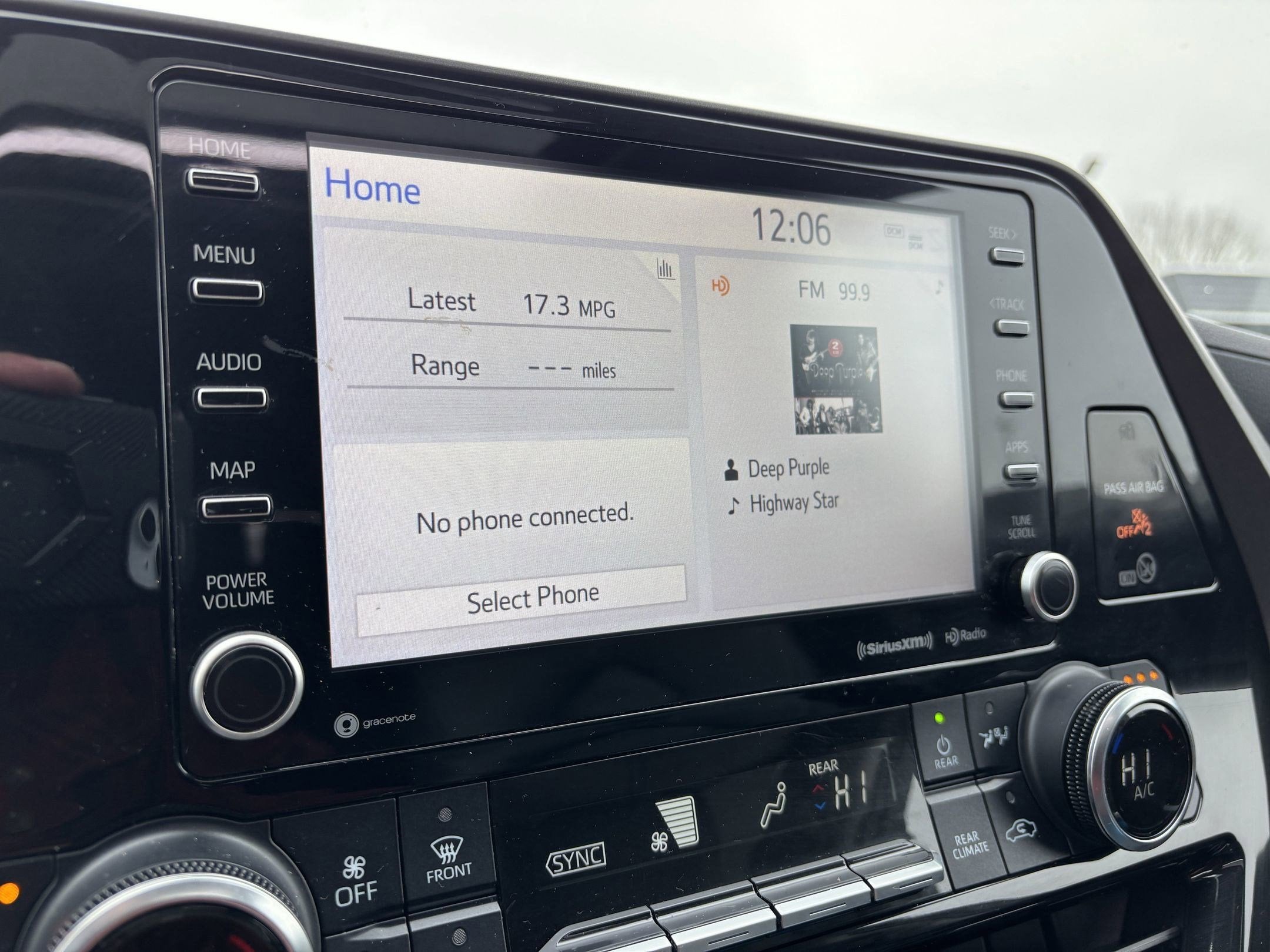 2022 Toyota Highlander XLE AWD