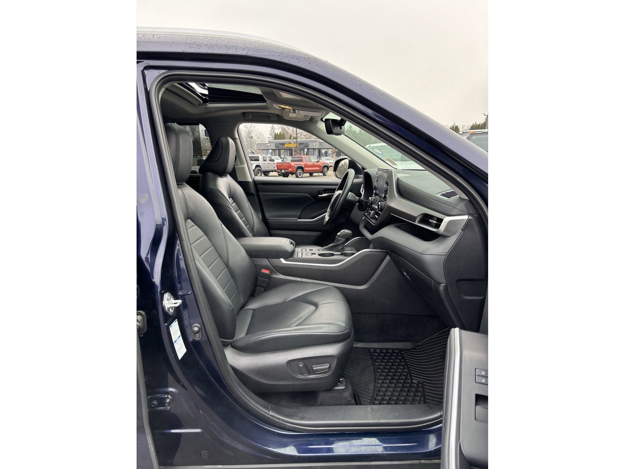 2022 Toyota Highlander XLE AWD