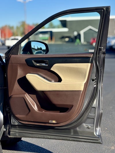 2020 Toyota Highlander Hybrid XLE AWD