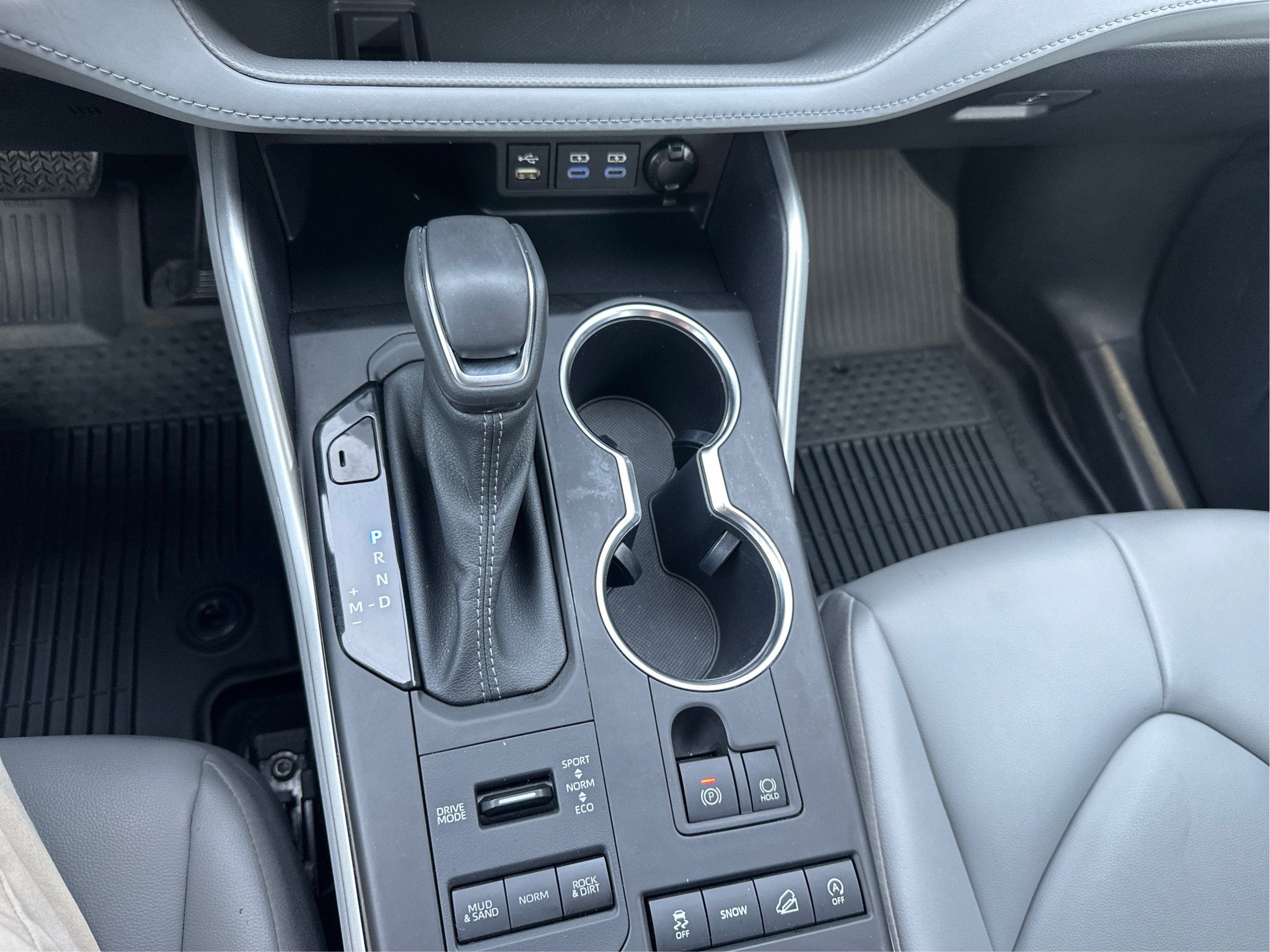 2022 Toyota Highlander XLE AWD